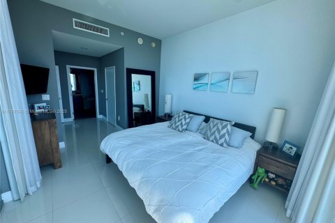 Condo in North Bay Village, Florida, 3 bedrooms  № 1862841 - photo 13