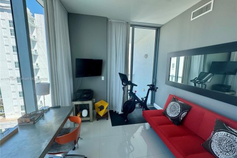 Condo in North Bay Village, Florida, 3 bedrooms  № 1862841 - photo 25