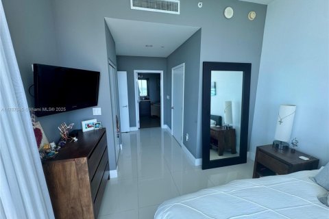 Condo in North Bay Village, Florida, 3 bedrooms  № 1862841 - photo 16