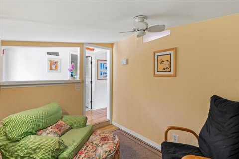 Commercial property in Sarasota, Florida 4 bedrooms, 69.86 sq.m. № 1877229 - photo 6