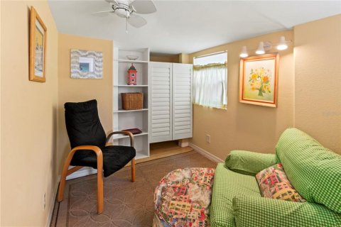 Commercial property in Sarasota, Florida 4 bedrooms, 69.86 sq.m. № 1877229 - photo 5