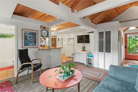 Commercial property in Sarasota, Florida 4 bedrooms, 69.86 sq.m. № 1877229 - photo 8