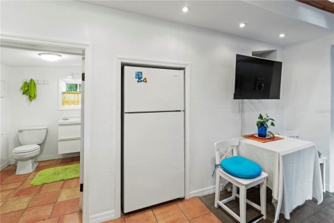 Commercial property in Sarasota, Florida 4 bedrooms, 69.86 sq.m. № 1877229 - photo 17