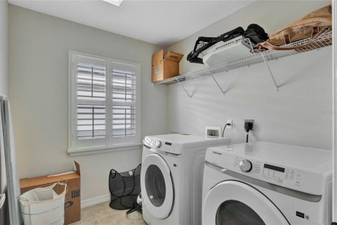 House in Casselberry, Florida 4 bedrooms, 303.79 sq.m. № 1157106 - photo 30