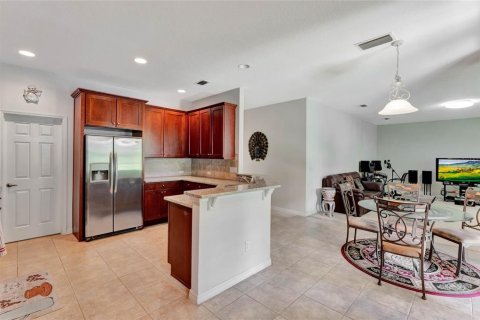 House in Casselberry, Florida 4 bedrooms, 303.79 sq.m. № 1157106 - photo 12