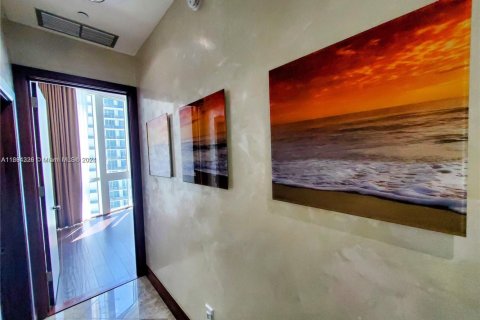 Condominio en venta en Sunny Isles Beach, Florida, 3 dormitorios, 257.15 m2 № 2012263 - foto 29
