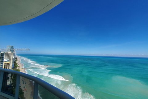 Condominio en venta en Sunny Isles Beach, Florida, 3 dormitorios, 257.15 m2 № 2012263 - foto 6