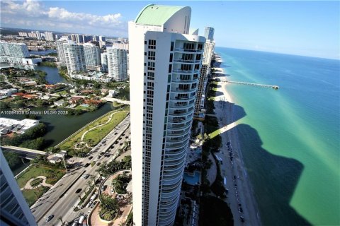 Condominio en venta en Sunny Isles Beach, Florida, 3 dormitorios, 257.15 m2 № 2012263 - foto 2