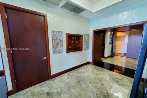 Condominio en venta en Sunny Isles Beach, Florida, 3 dormitorios, 257.15 m2 № 2012263 - foto 27