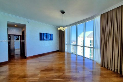 Condominio en venta en Sunny Isles Beach, Florida, 3 dormitorios, 257.15 m2 № 2012263 - foto 20