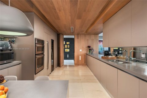 Condo in Miami Beach, Florida, 4 bedrooms  № 2016094 - photo 15