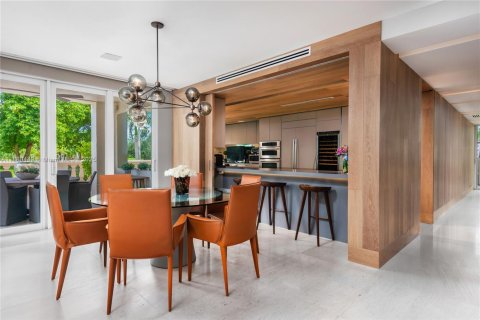 Condo in Miami Beach, Florida, 4 bedrooms  № 2016094 - photo 9