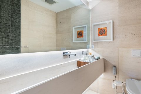 Condo in Miami Beach, Florida, 4 bedrooms  № 2016094 - photo 30