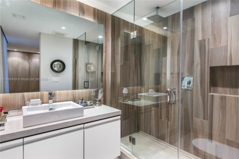 Condo in Miami Beach, Florida, 4 bedrooms  № 2016094 - photo 26