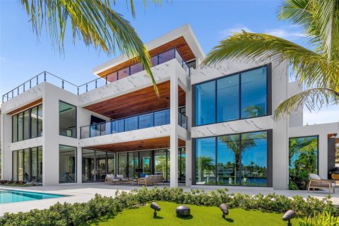 House in Deerfield Beach, Florida 6 bedrooms, 689.33 sq.m. № 2081930 - photo 7
