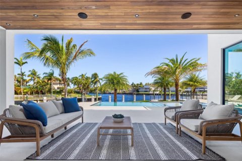 House in Deerfield Beach, Florida 6 bedrooms, 689.33 sq.m. № 2081930 - photo 1