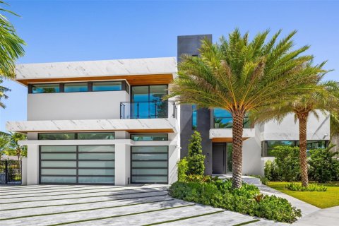 House in Deerfield Beach, Florida 6 bedrooms, 689.33 sq.m. № 2081930 - photo 8
