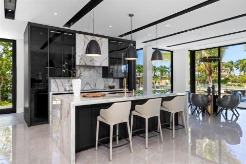 House in Deerfield Beach, Florida 6 bedrooms, 689.33 sq.m. № 2081930 - photo 16