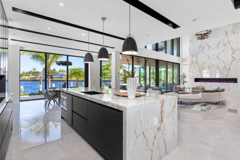 House in Deerfield Beach, Florida 6 bedrooms, 689.33 sq.m. № 2081930 - photo 21