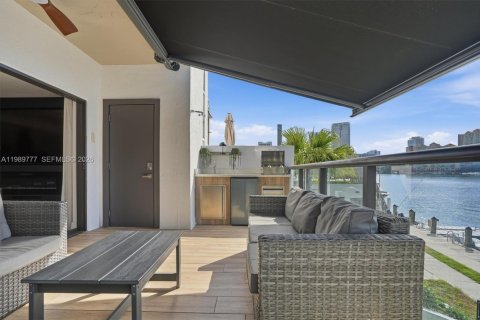 Condominio en venta en North Miami Beach, Florida, 2 dormitorios, 124.95 m2 № 2057550 - foto 18