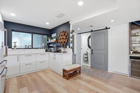 Condominio en venta en North Miami Beach, Florida, 2 dormitorios, 124.95 m2 № 2057550 - foto 6