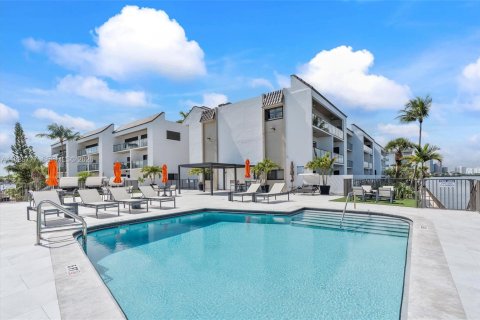Condominio en venta en North Miami Beach, Florida, 2 dormitorios, 124.95 m2 № 2057550 - foto 26