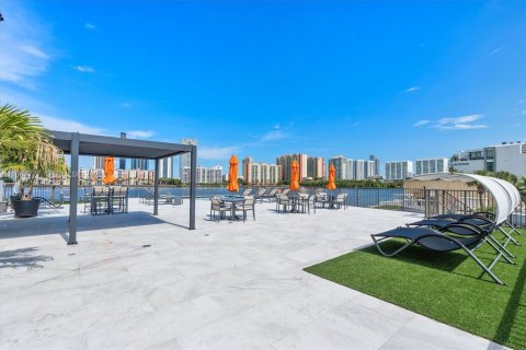 Condominio en venta en North Miami Beach, Florida, 2 dormitorios, 124.95 m2 № 2057550 - foto 24