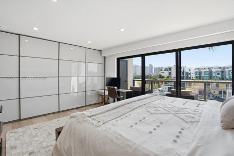Condominio en venta en North Miami Beach, Florida, 2 dormitorios, 124.95 m2 № 2057550 - foto 10
