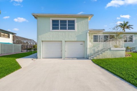 House in Lake Worth, Florida 3 bedrooms, 137.5 sq.m. № 2249178 - photo 3