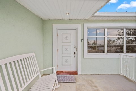 House in Lake Worth, Florida 3 bedrooms, 137.5 sq.m. № 2249178 - photo 7