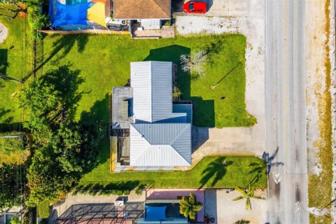 House in Lake Worth, Florida 3 bedrooms, 137.5 sq.m. № 2249178 - photo 25