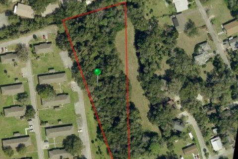Terrain à New Smyrna Beach, Floride № 2097756