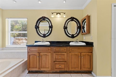 Villa ou maison à vendre à Tampa, Floride: 4 chambres, 189.8 m2 № 1778576 - photo 23
