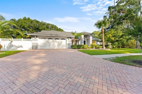 Villa ou maison à vendre à Tampa, Floride: 4 chambres, 189.8 m2 № 1778576 - photo 2