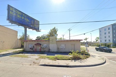 Propiedad comercial en venta en Bradenton, Florida, 178.56 m2 № 1883492 - foto 2
