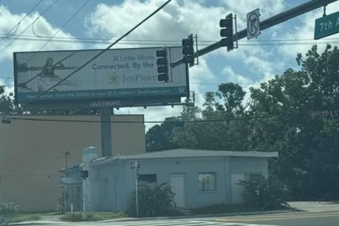 Propiedad comercial en venta en Bradenton, Florida, 178.56 m2 № 1883492 - foto 1