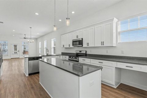 Propiedad comercial en venta en Lakeland, Florida, 6 dormitorios, 336.03 m2 № 2225138 - foto 11