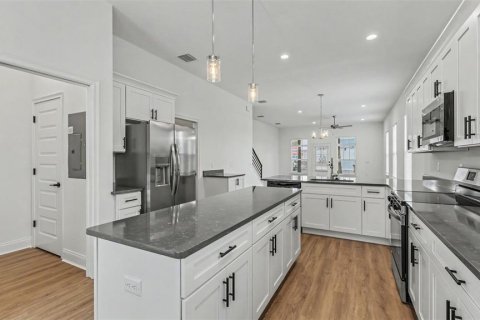 Propiedad comercial en venta en Lakeland, Florida, 6 dormitorios, 336.03 m2 № 2225138 - foto 12