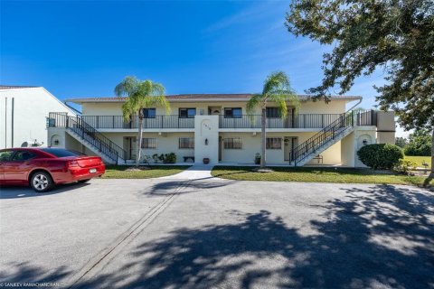 Copropriété à louer à Punta Gorda, Floride: 2 chambres, 94.48 m2 № 826387 - photo 1