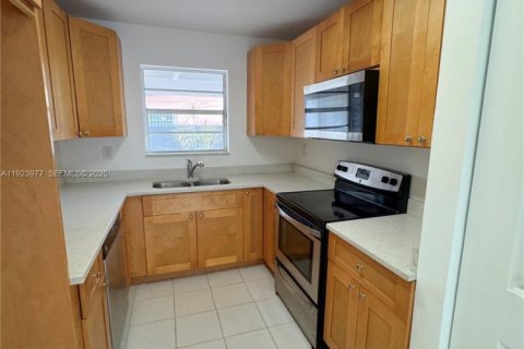 Propiedad comercial en venta en Miami, Florida, 284.65 m2 № 1982702 - foto 24