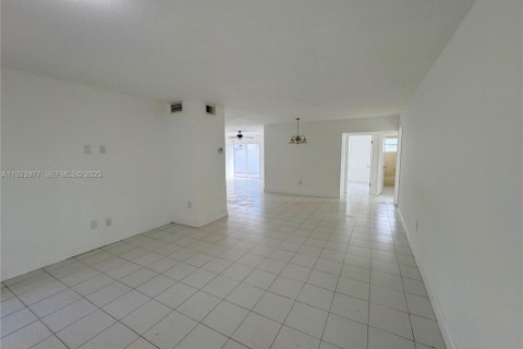 Propiedad comercial en venta en Miami, Florida, 284.65 m2 № 1982702 - foto 21