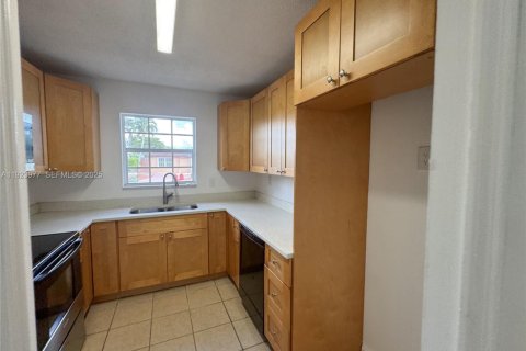 Propiedad comercial en venta en Miami, Florida, 284.65 m2 № 1982702 - foto 10