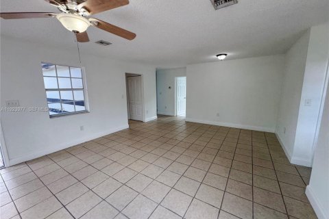 Propiedad comercial en venta en Miami, Florida, 284.65 m2 № 1982702 - foto 6