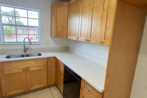 Propiedad comercial en venta en Miami, Florida, 284.65 m2 № 1982702 - foto 12