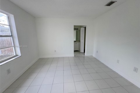 Propiedad comercial en venta en Miami, Florida, 284.65 m2 № 1982702 - foto 18