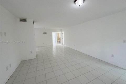 Propiedad comercial en venta en Miami, Florida, 284.65 m2 № 1982702 - foto 20