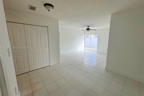 Propiedad comercial en venta en Miami, Florida, 284.65 m2 № 1982702 - foto 22