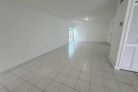 Propiedad comercial en venta en Miami, Florida, 284.65 m2 № 1982702 - foto 29
