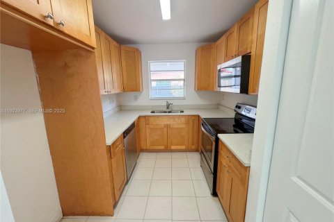 Propiedad comercial en venta en Miami, Florida, 284.65 m2 № 1982702 - foto 23