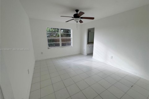 Propiedad comercial en venta en Miami, Florida, 284.65 m2 № 1982702 - foto 30